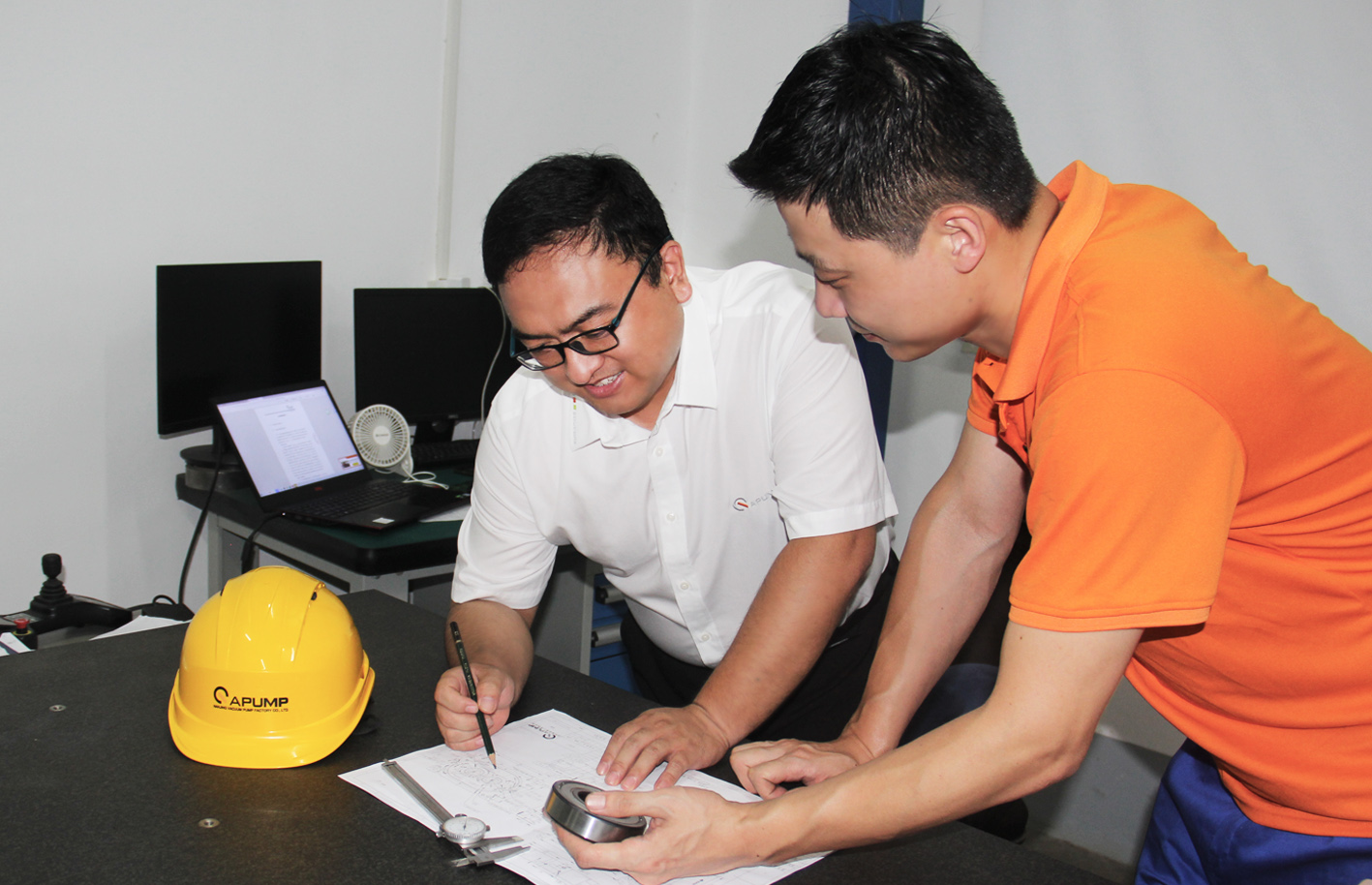 專業(yè)團(tuán)隊(duì)，科技研發(fā)